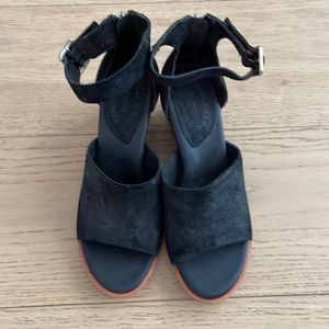 New Kork Ease Black Suede Sandals Sz 8